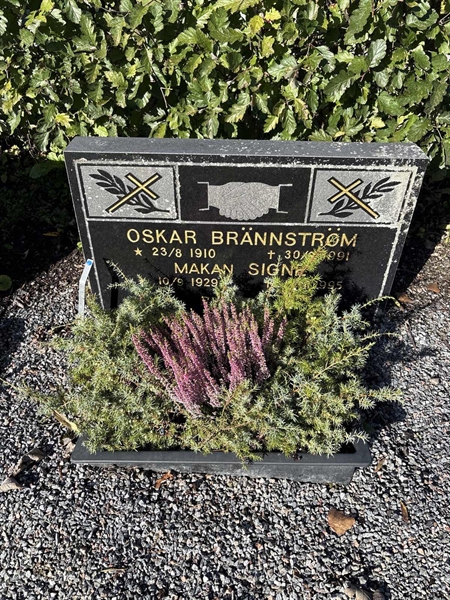 Grave number: 4 N NE    18