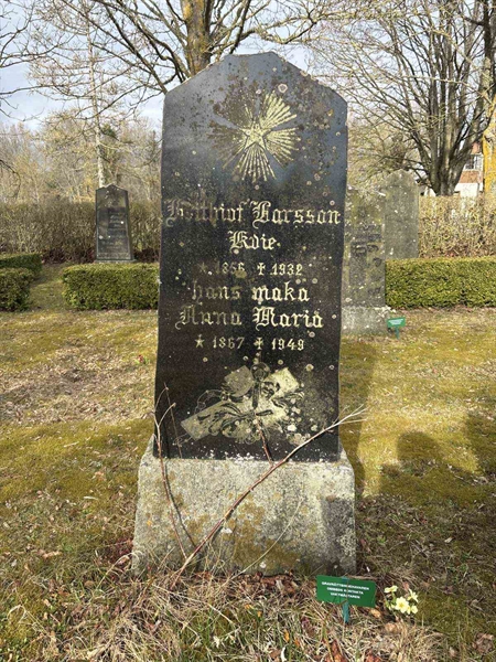 Gravnummer: LO    32, 33