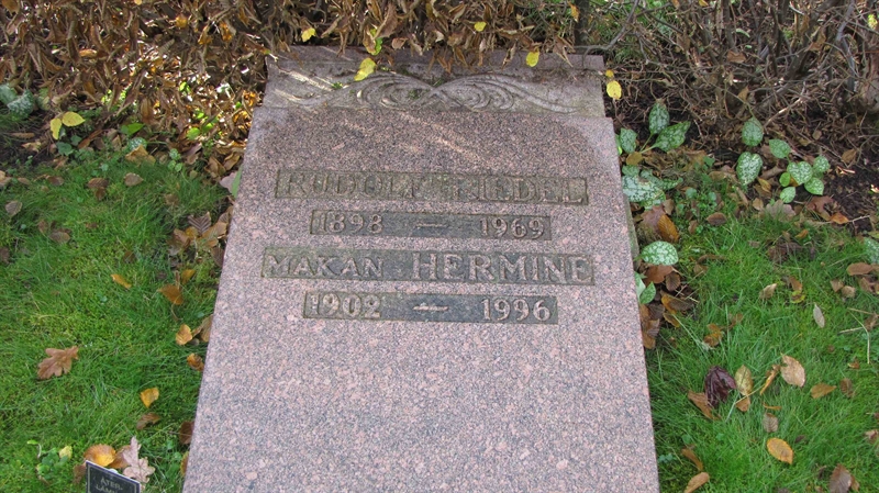 Grave number: HN EKEN   375, 376