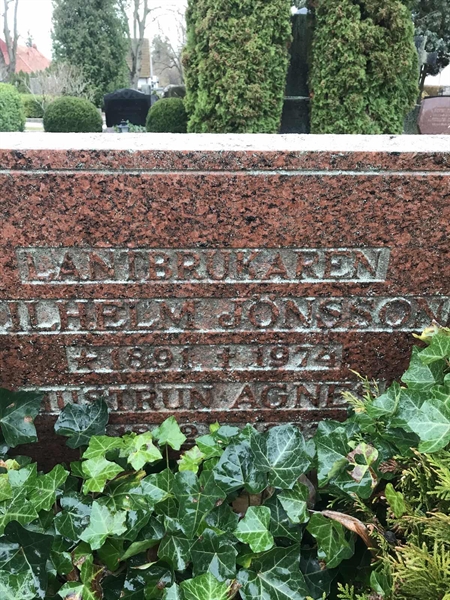 Grave number: 1 31    25-26