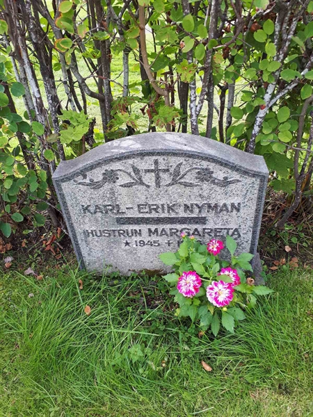 Grave number: NK F B   101