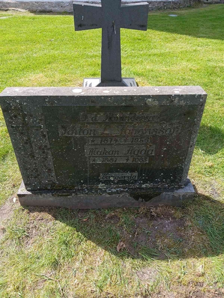 Grave number: 2 6   42, 43