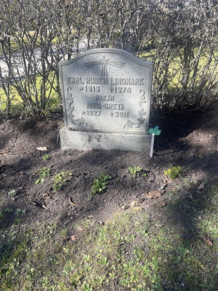 Grave number: 1 3 F1 75