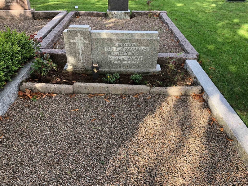 Grave number: SK 05    26, 27