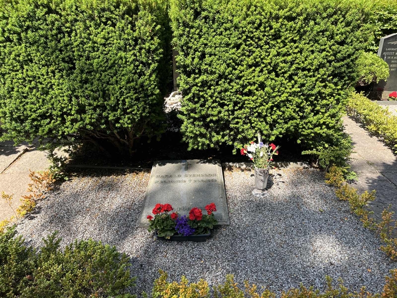 Grave number: NK C     9b
