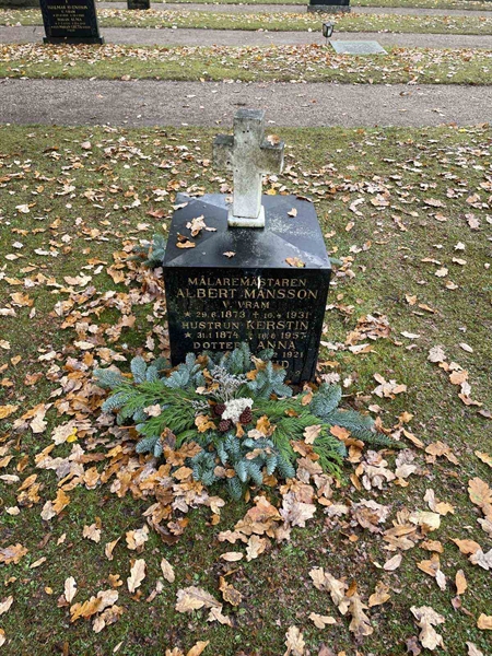 Grave number: VV 4   141, 142