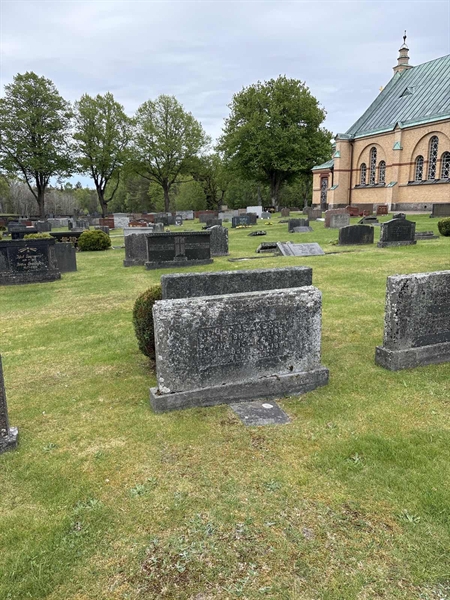 Grave number: SKF B     8, 9