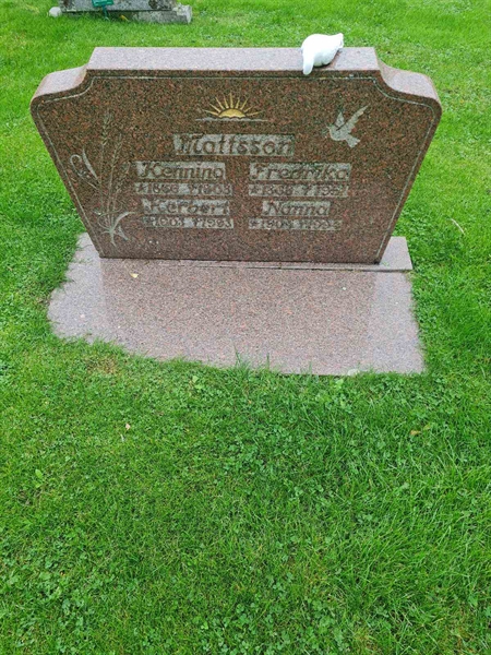 Grave number: KG 09   661, 662