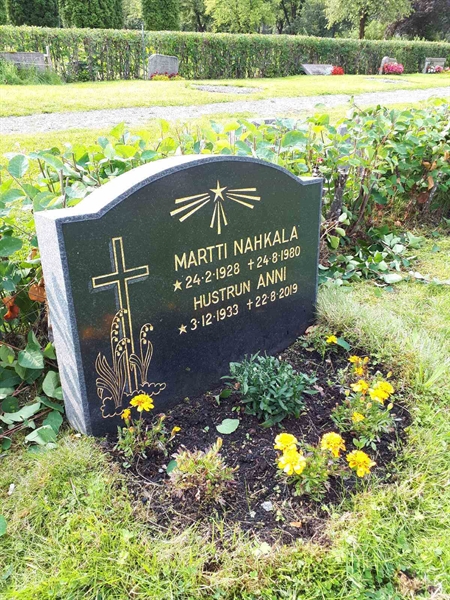 Hautatunnus: NK F C    71-72