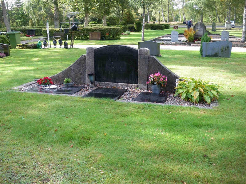 Grave number: SB 12     6