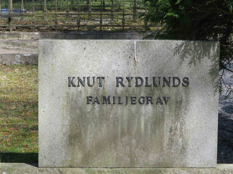 Grave number: HÖB 5   172
