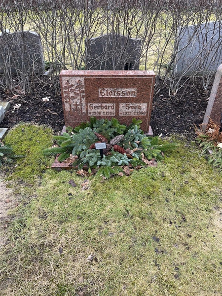 Grave number: 1 05   211