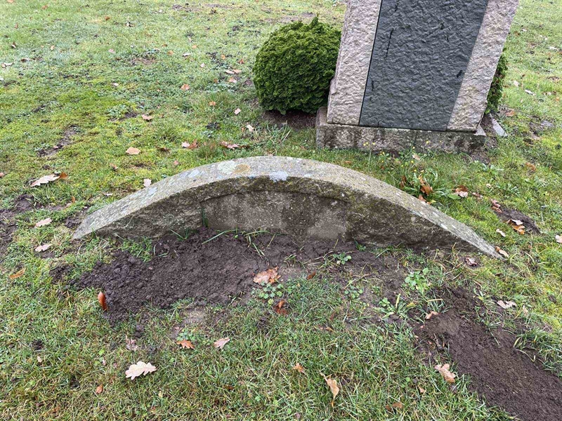 Grave number: VV 2   154