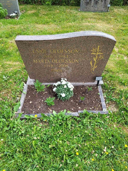 Grave number: kö 01 17   162-163