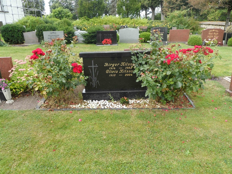 Grave number: SK D   142, 143
