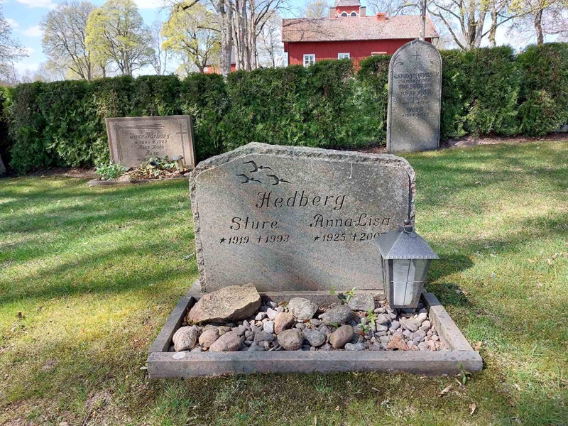 Grave number: HÖ 5  100