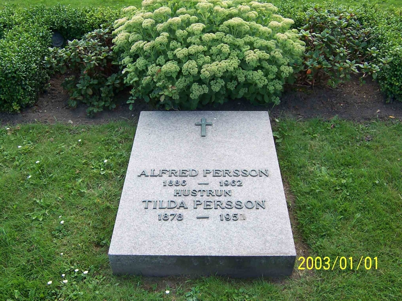 Grave number: 1 3 1C    82, 83
