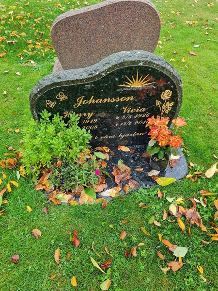 Grave number: K2 02   175, 176