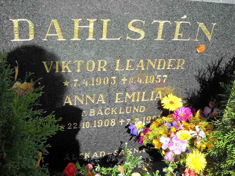 Grave number: 3 MB 18 24-25