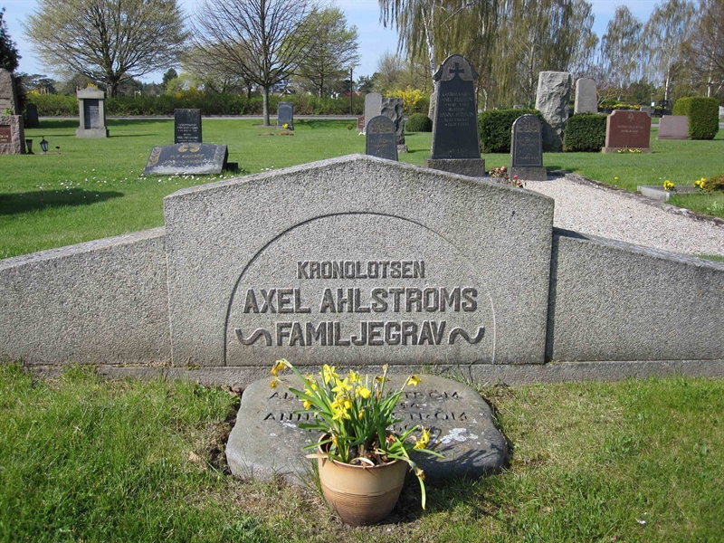 Grave number: NY E    64, 65, 96, 97