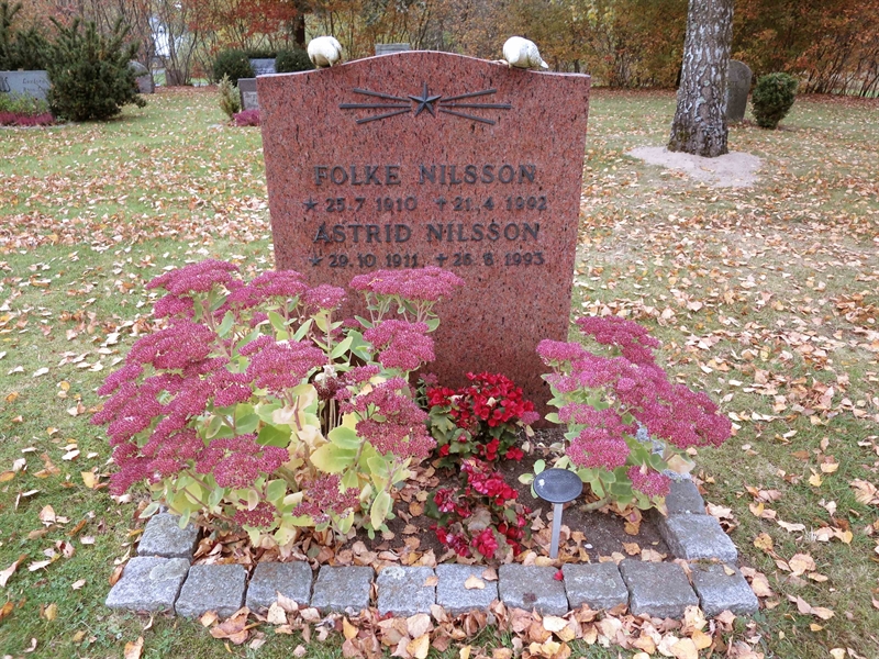 Grave number: HNB I    38