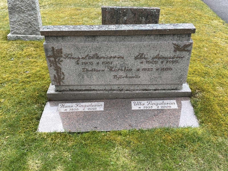 Grave number: 5 Ga 04    37-38