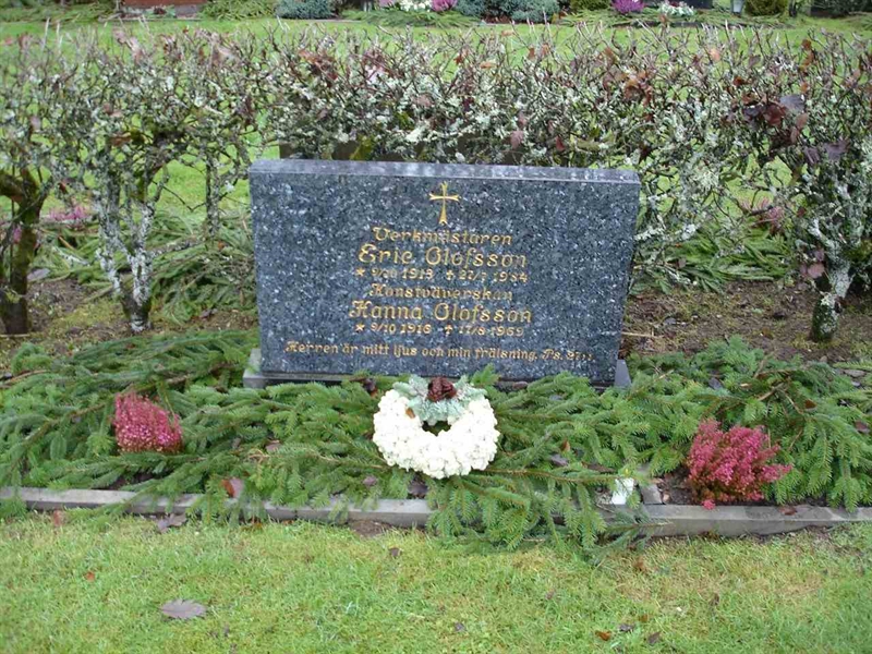 Grave number: HK J   125, 126