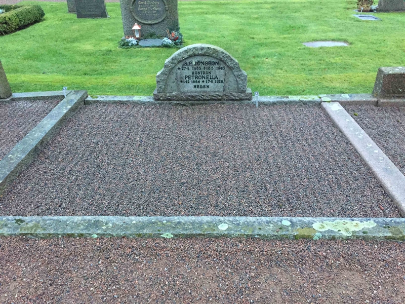 Grave number: ÖKK 5   294, 295