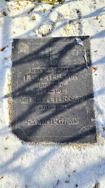 Grave number: M G 01 131-132