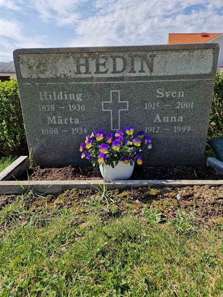 Grave number: 501 03 363-365