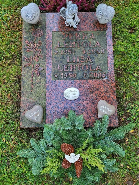 Grave number: H HE   153-154