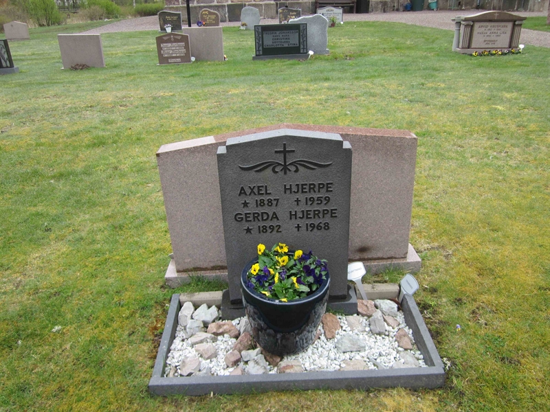 Grave number: 07 C   24