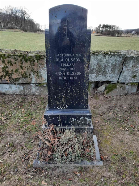 Grave number: ON A    33-34