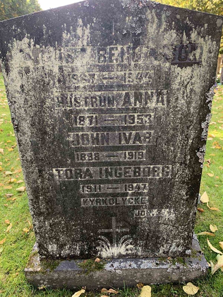 Grave number: NK B   151, 152, 153, 154, 155