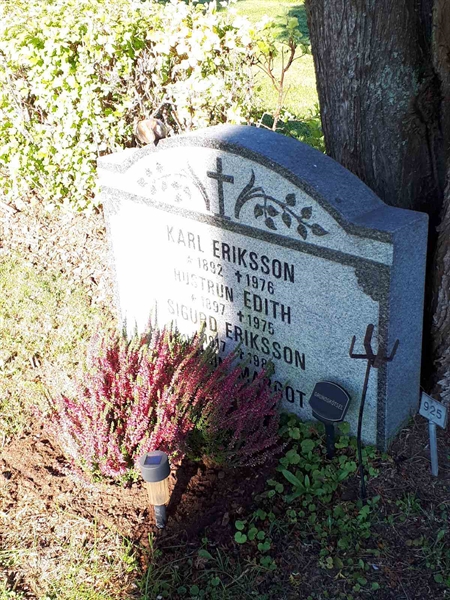 Hautatunnus: NK F B   925-926