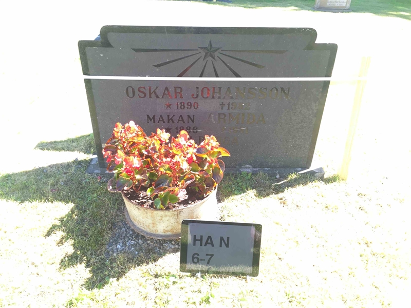 Grave number: HA N     6, 7