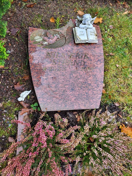 Grave number: T TUA    33-36