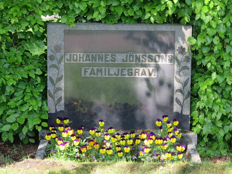 Grave number: HÖB 30    11