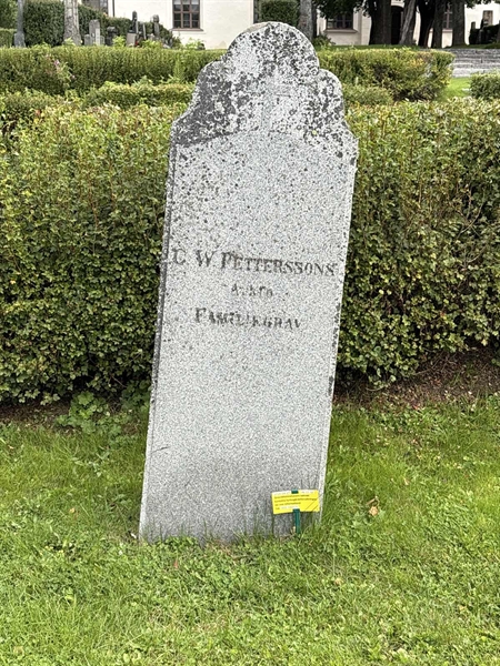 Grave number: IN 17    18