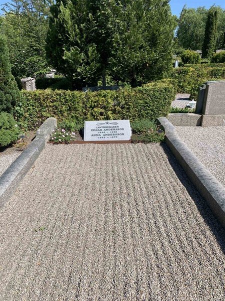 Grave number: NK V   105