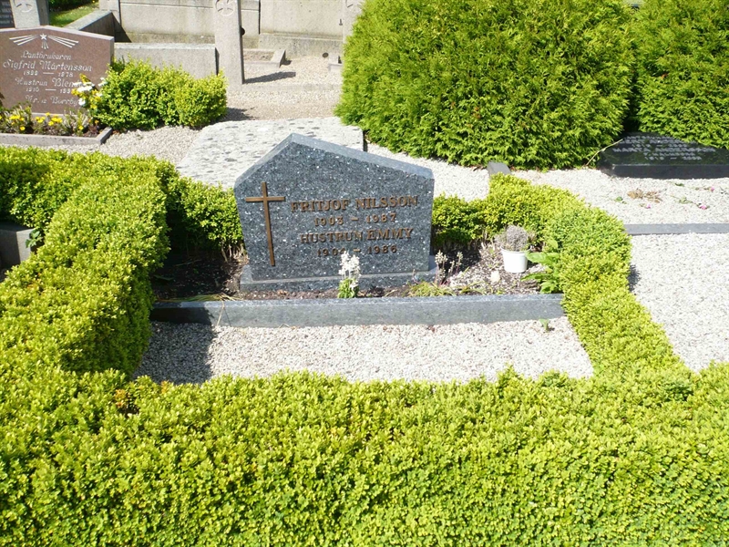 Grave number: 1 6    86