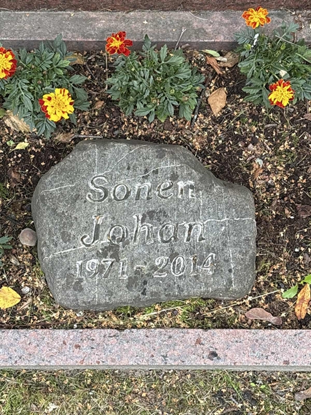 Gravnummer: IN 34    28-29