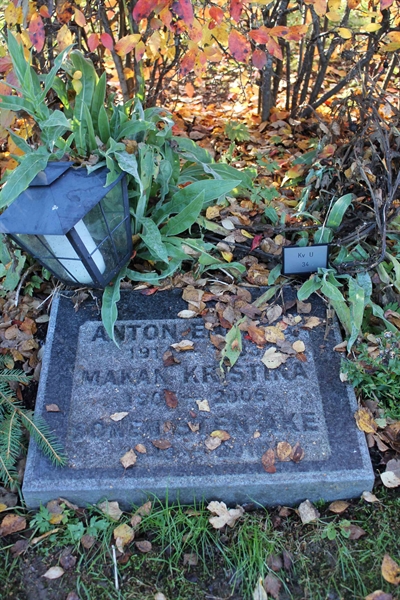 Grave number: A U   34