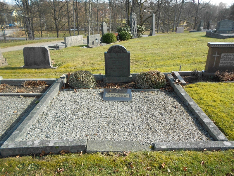 Grave number: NÅ G4    33, 34