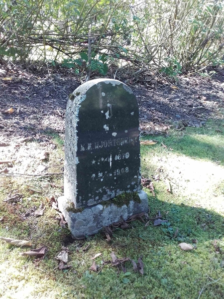 Grave number: NO 08    11