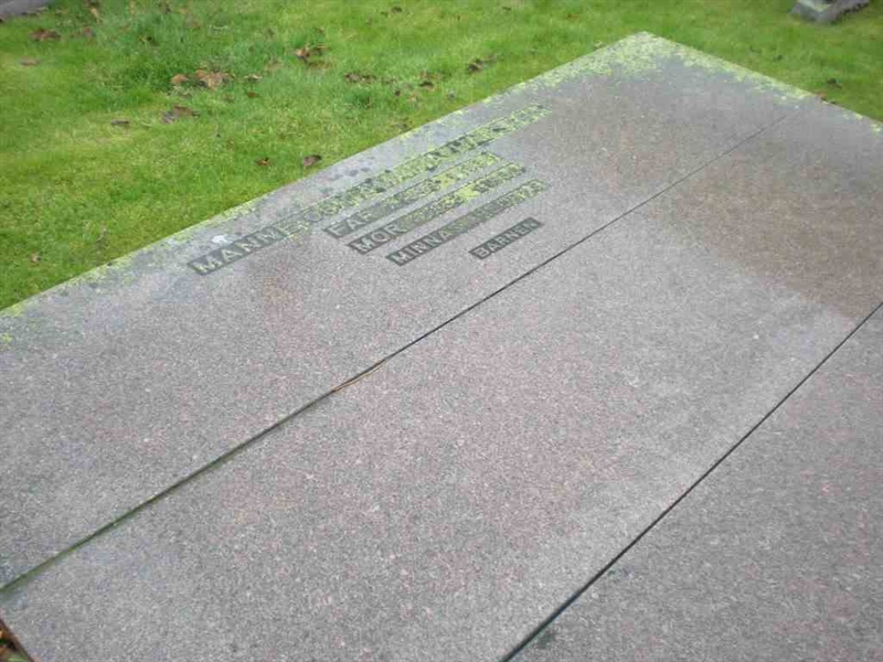 Grave number: M 001  0120A, 0120B