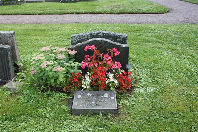 Grave number: 1 K H   83