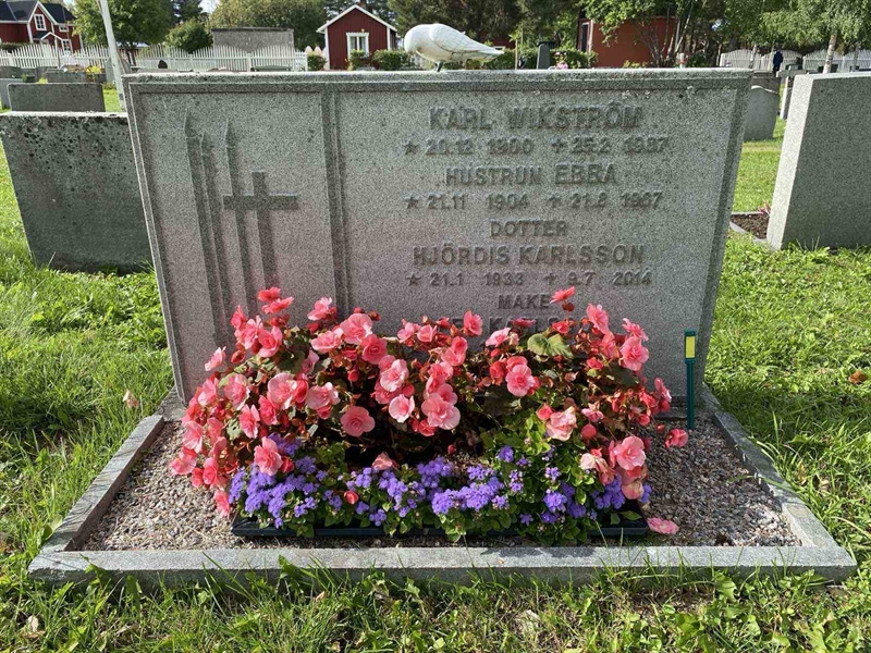 Grave number: 2 08 133