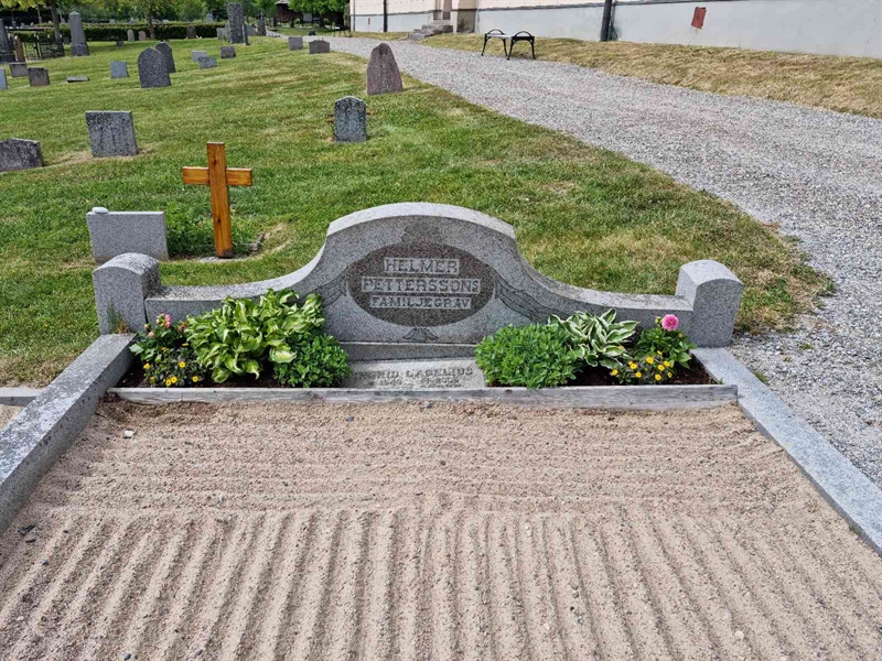 Grave number: D G 2   301