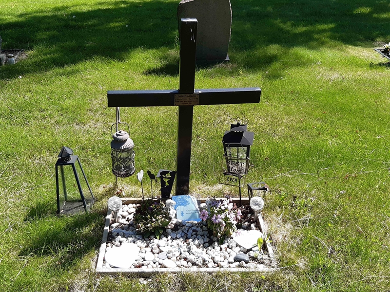 Grave number: KA 22   660